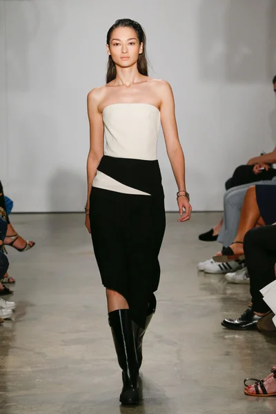 Look 17
